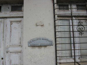 Esta es la casa que por muchos años viviera la familia Machado-Curbelo. Al parecer está deshabitada. Foto Feb. 2009